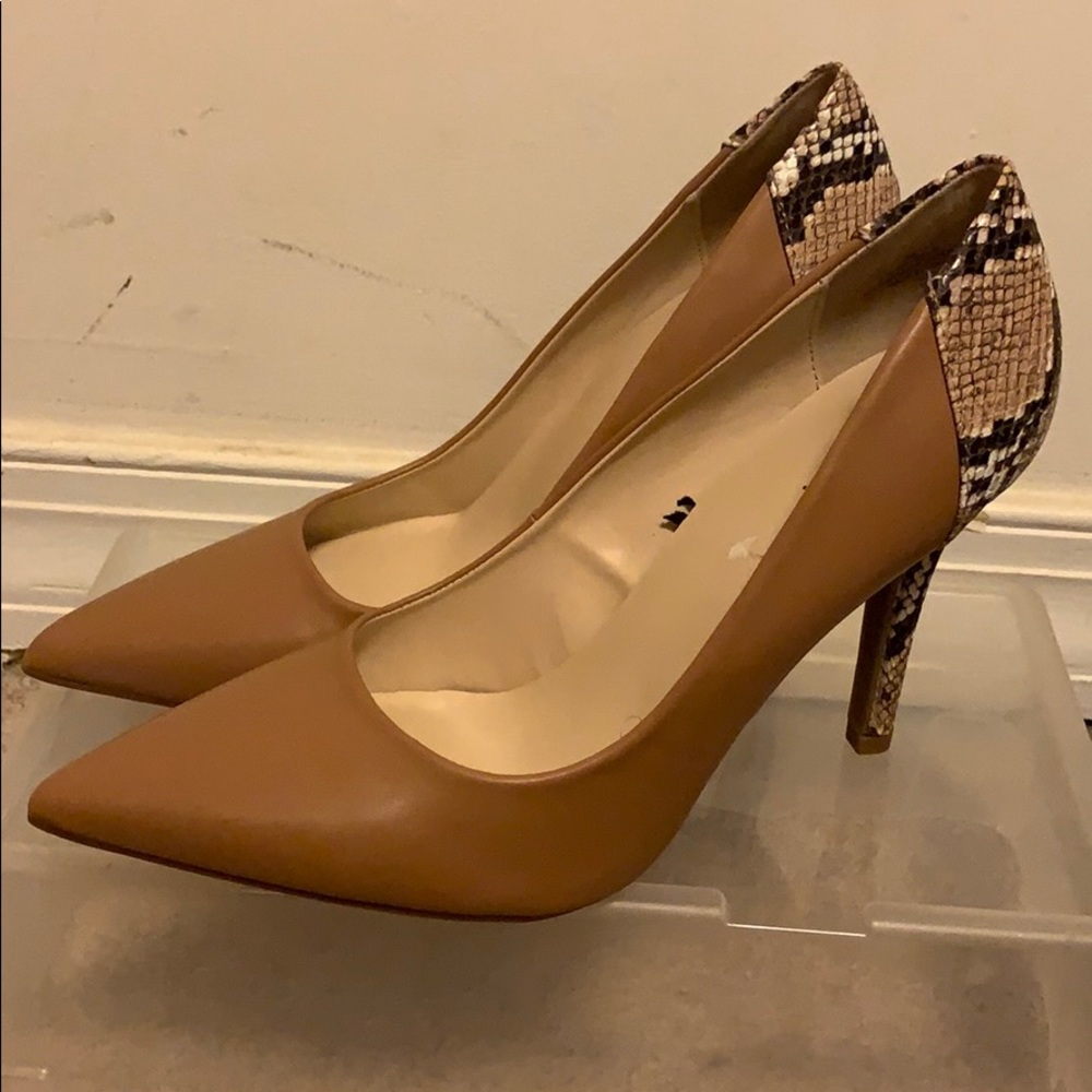 NWOT GUESS HEELS